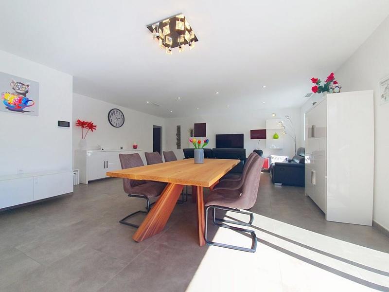 Maison - 186 m² - 6 pièces