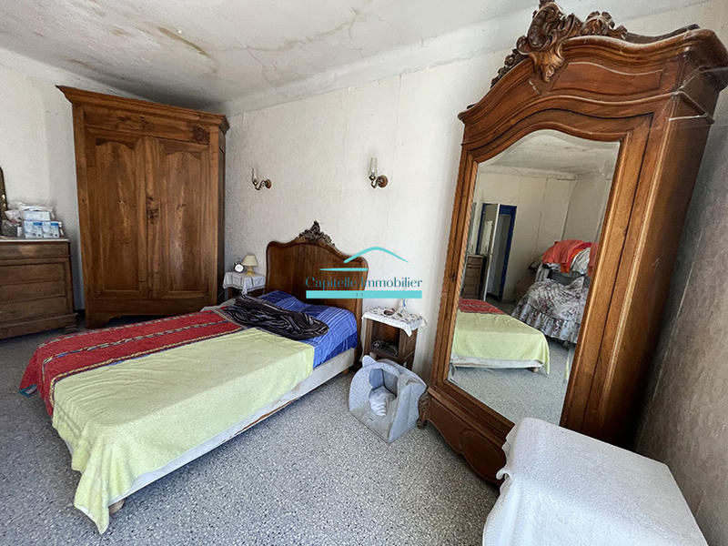 Maison - 300 m² - 4 pièces