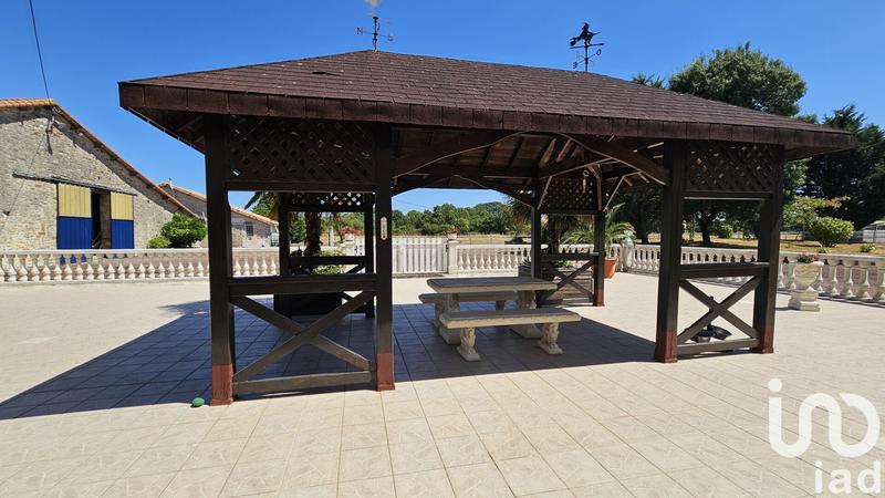 Maison - 338 m² - 6 pièces