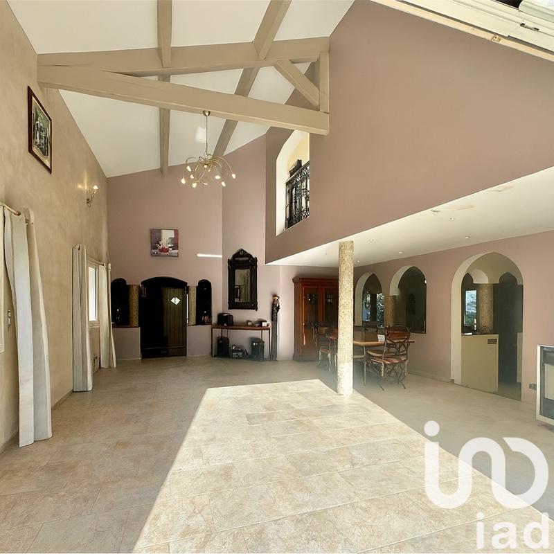 Maison - 235 m² - 11 pièces