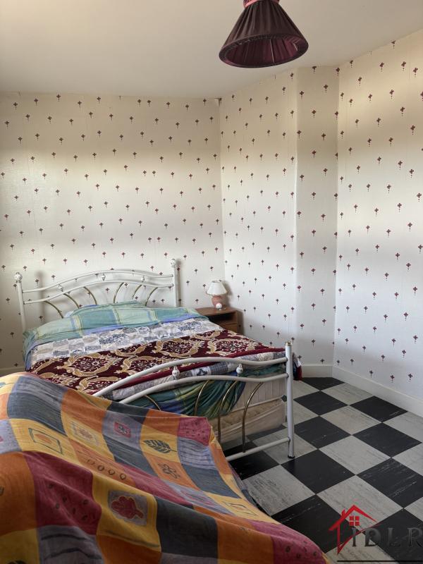 Maison - 185 m² - 18 pièces