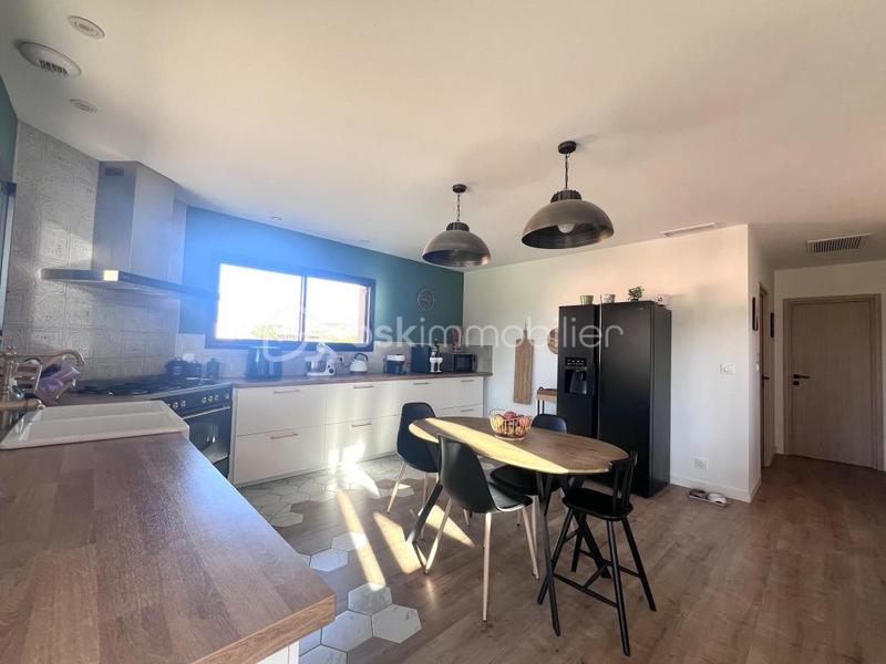 Maison - 190 m² - 8 pièces