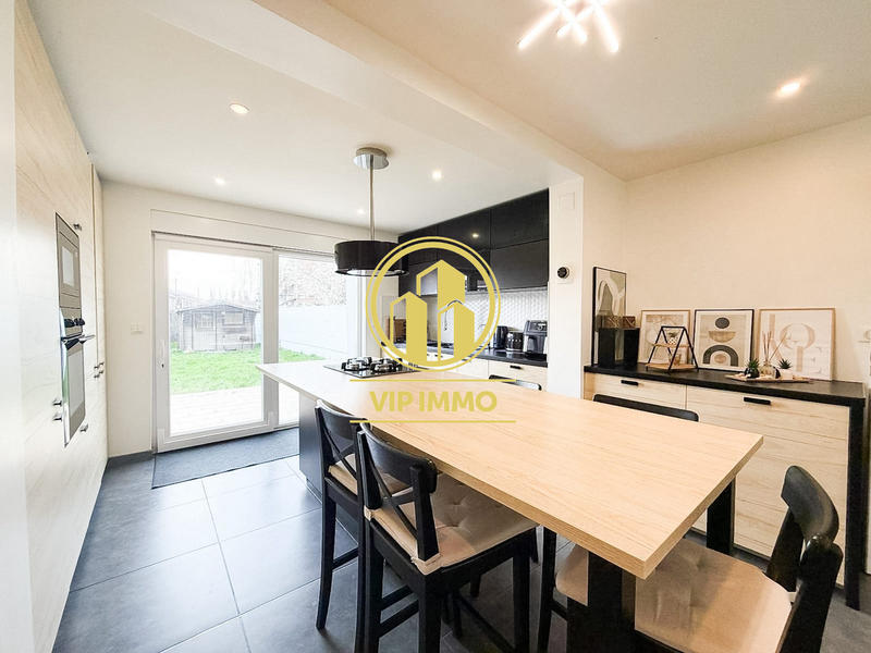 Maison - 130 m² - 7 pièces