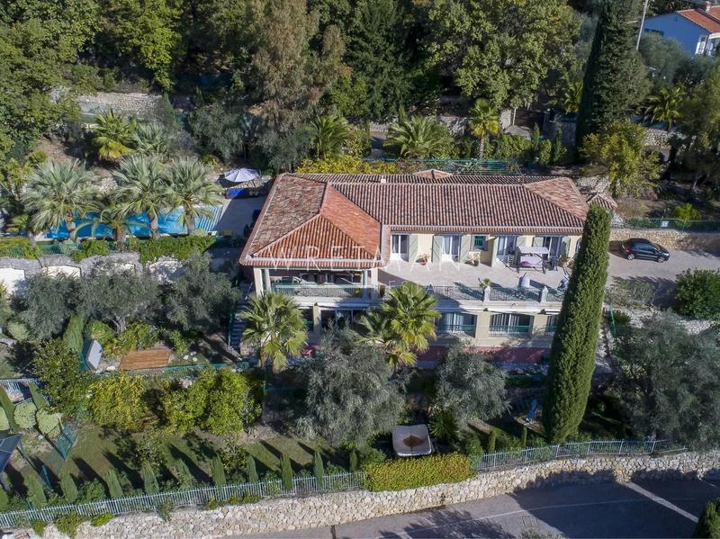 Villa - 285 m² - 8 pièces