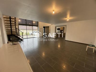 Maison - 222 m² - 8 pièces