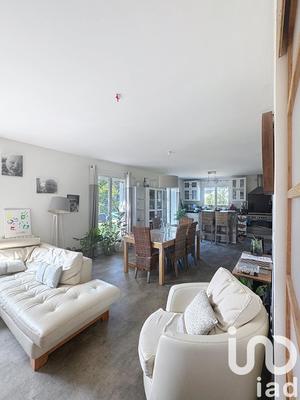 Maison - 200 m² - 7 pièces