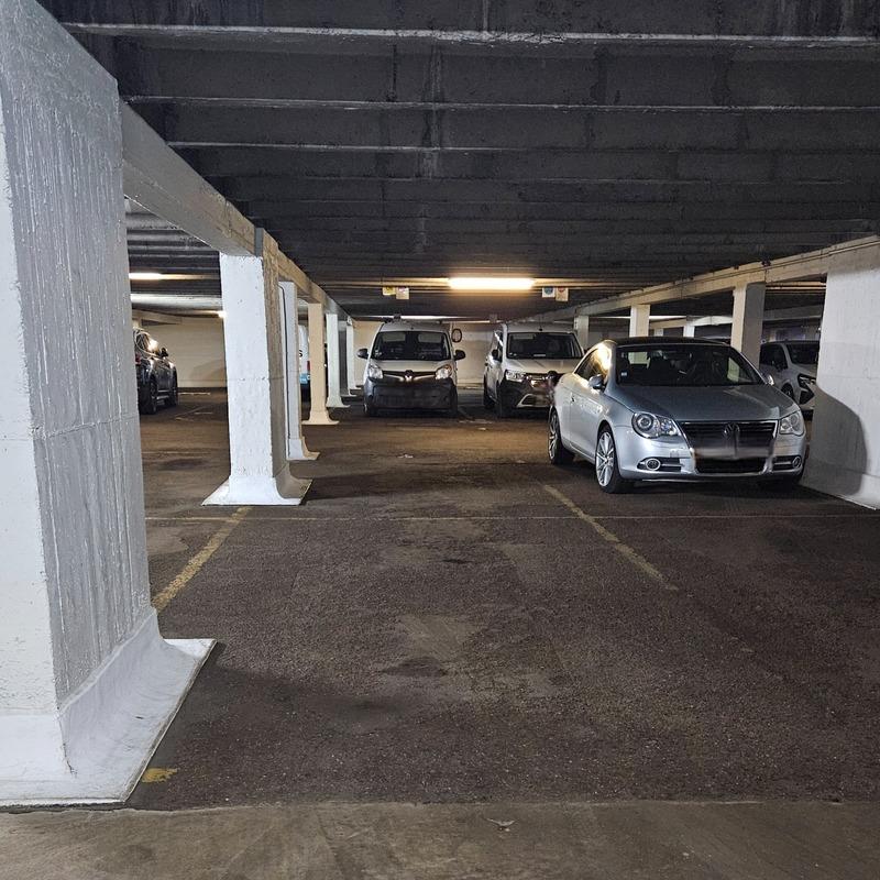Parking - 13 m²