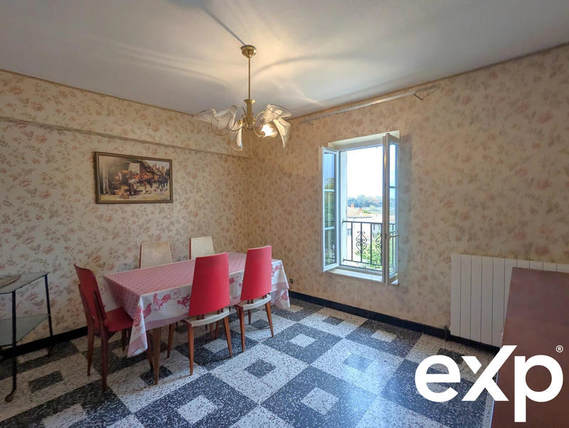 Appartement - 93 m² - 5 pièces