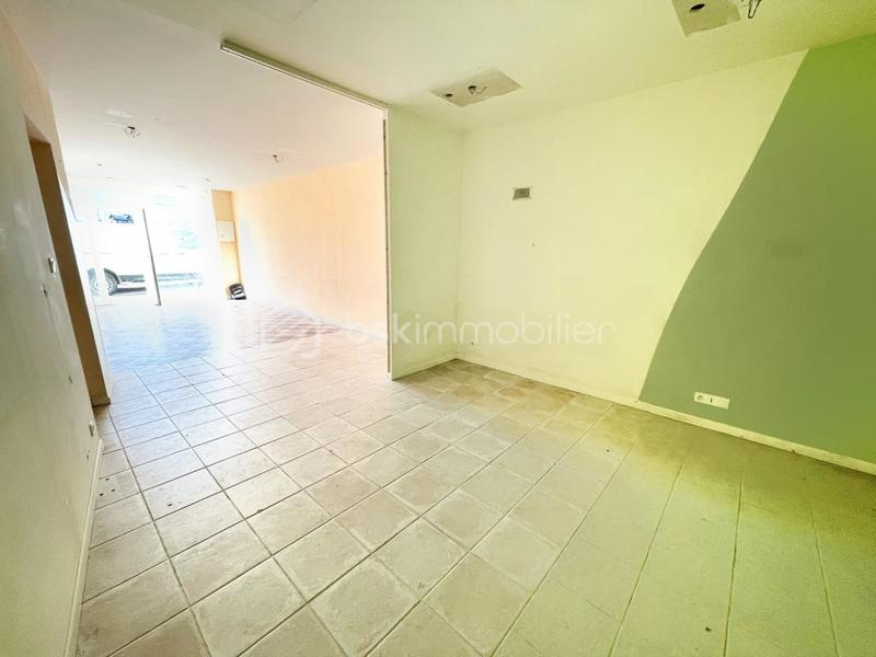 Local commercial - 75 m² - 3 pièces