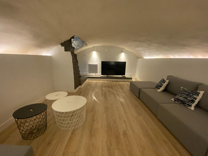 Chambre - 148 m² - 9 pièces