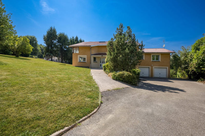 Villa - 237 m² - 7 pièces