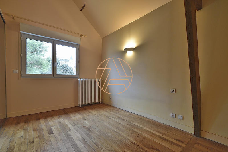 Maison - 93 m² - 5 pièces