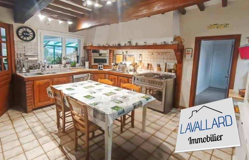 Maison traditionnelle - 209 m² - 6 pièces