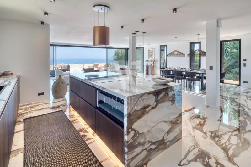 Villa - 286 m² - 6 pièces