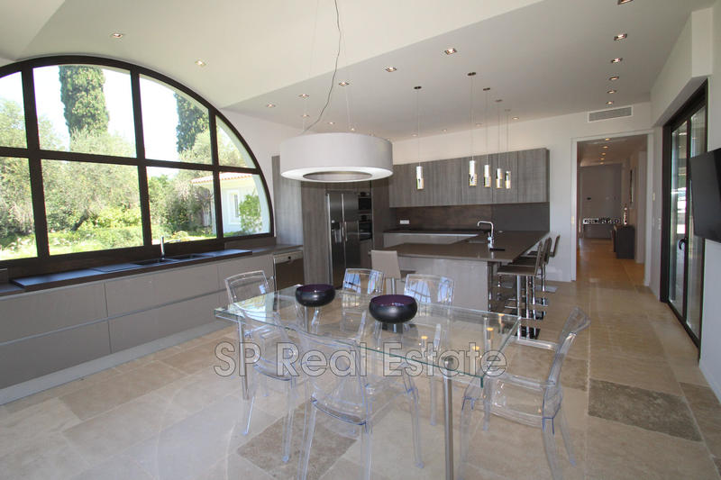 Demeure - 600 m² - 10 pièces