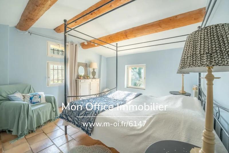 Propriété - 290 m² - 9 pièces