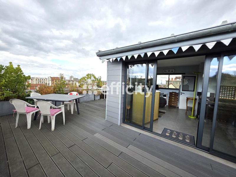 Appartement - 110 m² - 5 pièces