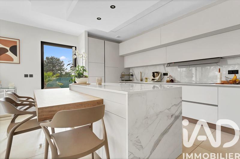 Maison de maîtres - 267 m² - 13 pièces