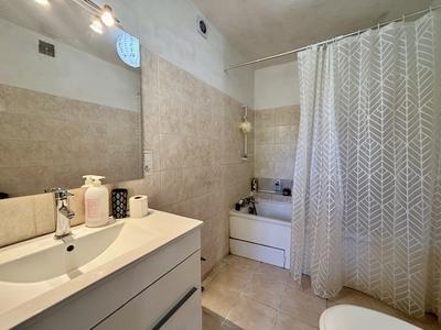 Maison traditionnelle - 201 m² - 8 pièces