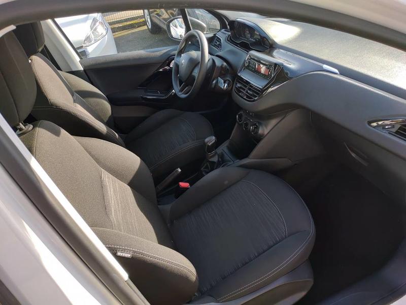 Peugeot 208 affaire 1.4 Hdi Pack Cd Clim