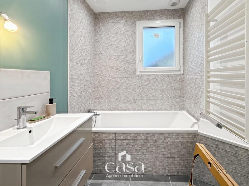 Maison - 136 m² - 7 pièces