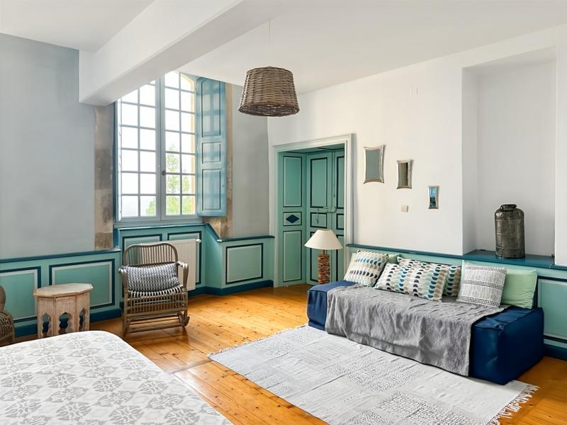 Château - 1 540 m² - 32 pièces