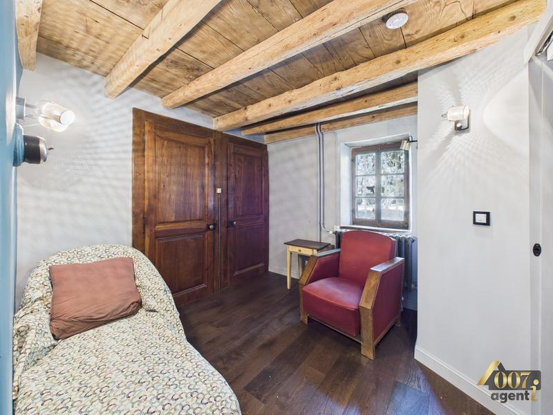 Maison - 225 m² - 8 pièces