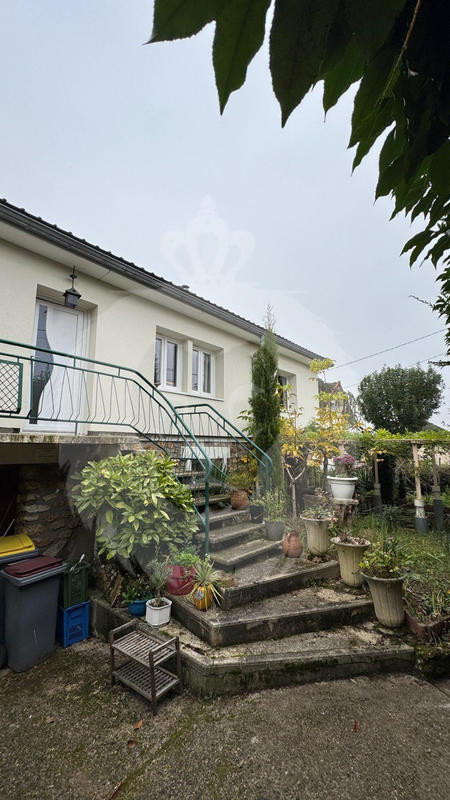 Maison - 96 m² - 5 pièces