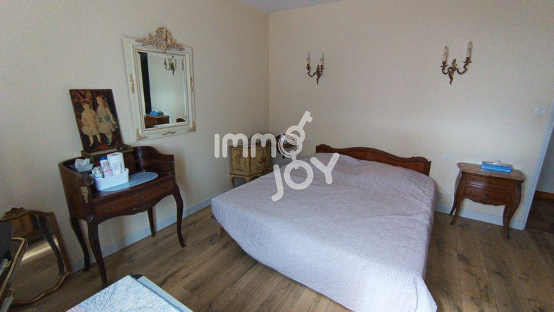 Maison - 180 m² - 5 pièces