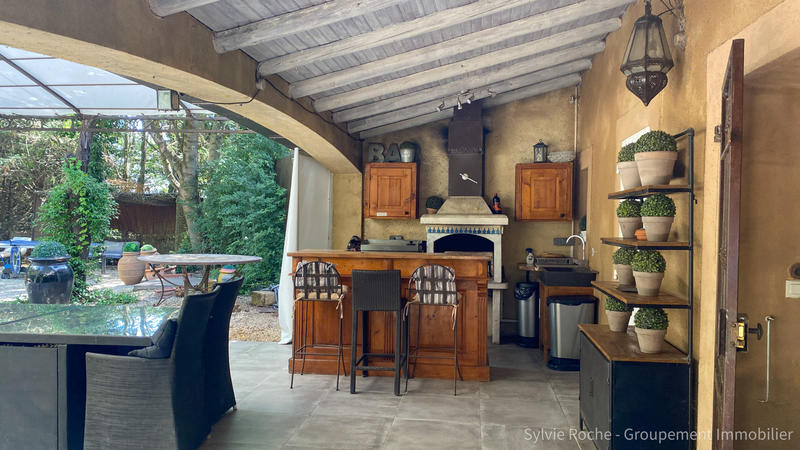 Mas - 254 m² - 10 pièces