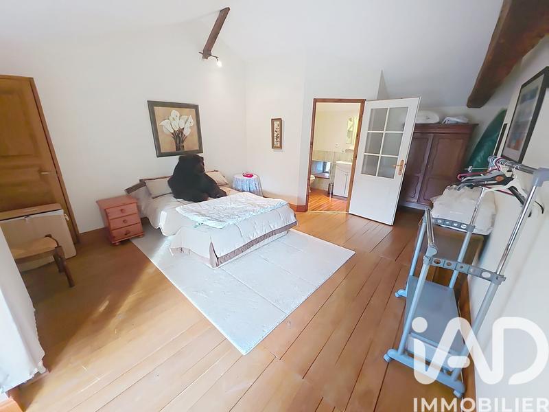 Maison - 290 m² - 8 pièces