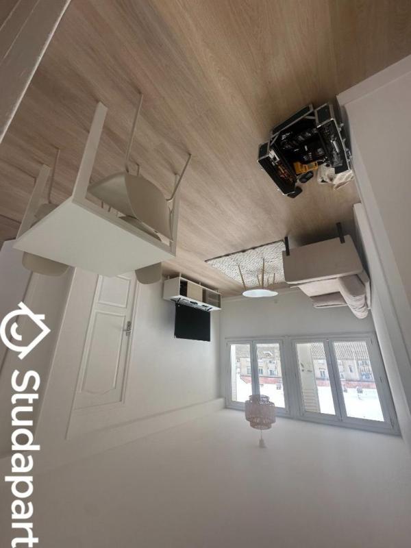 Chambre - 10 m² - 1 pièce