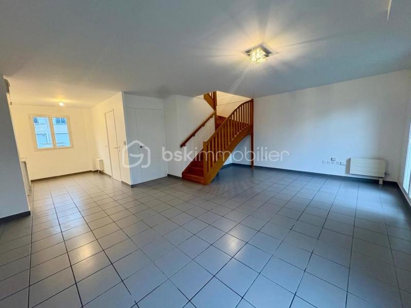 Maison - 94 m² - 5 pièces