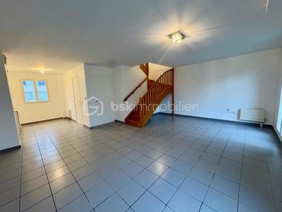 Maison - 94 m² - 5 pièces