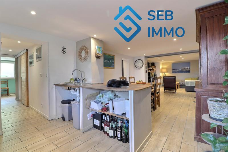 Local commercial - 202 m² - 7 pièces