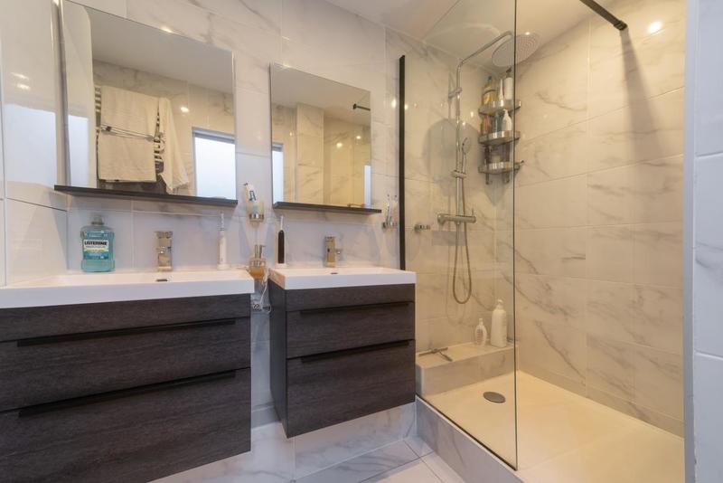 Appartement - 98 m² - 5 pièces