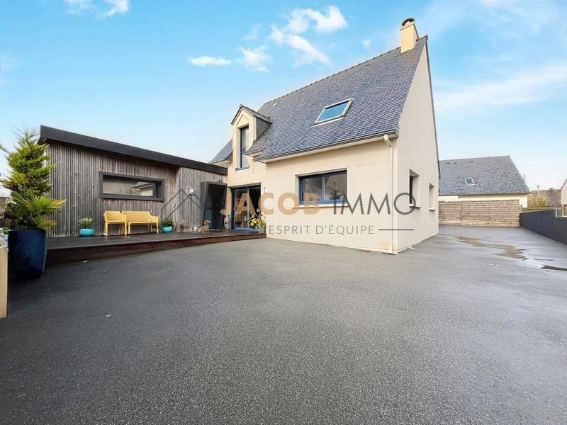 Maison - 173 m² - 8 pièces