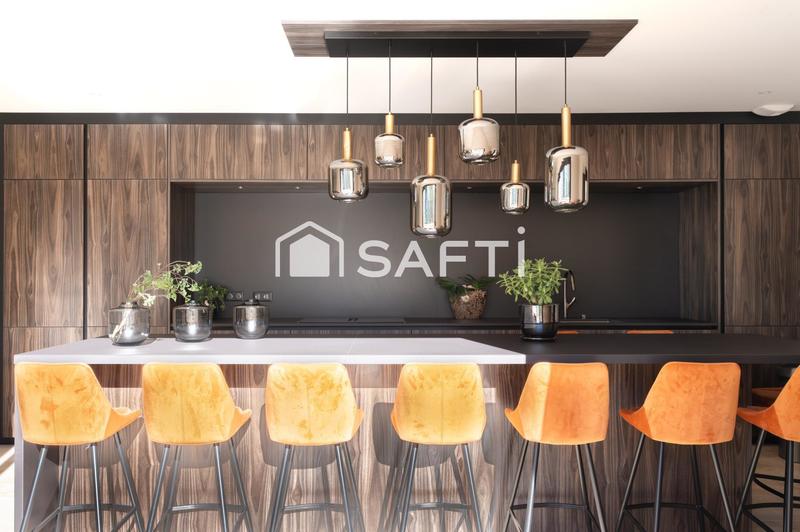 Maison - 181 m² - 6 pièces