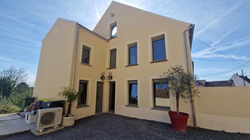 Maison - 92 m² - 4 pièces