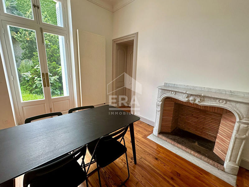 Maison - 338 m² - 14 pièces