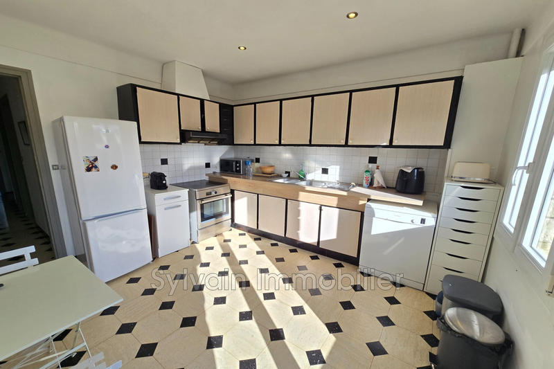 Maison - 180 m² - 8 pièces