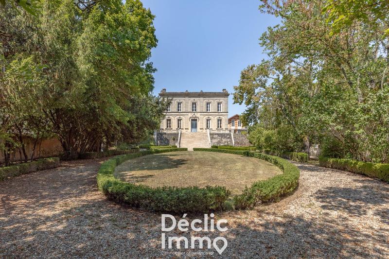 Maison - 484 m² - 17 pièces