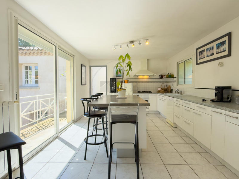 Maison - 210 m² - 6 pièces