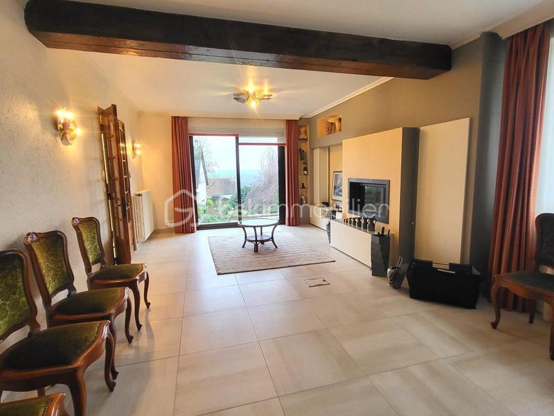 Maison - 200 m² - 9 pièces