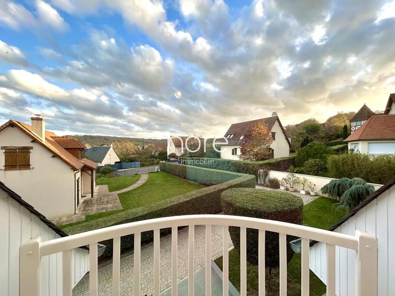 Maison - 236 m² - 6 pièces