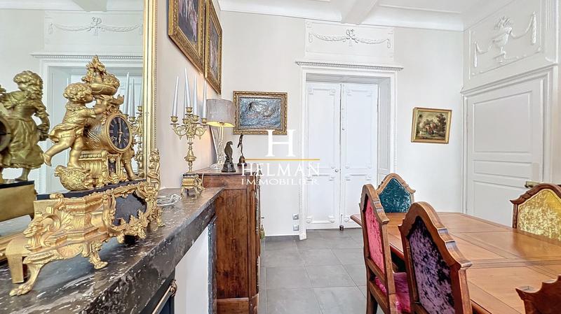 Maison - 231 m² - 8 pièces