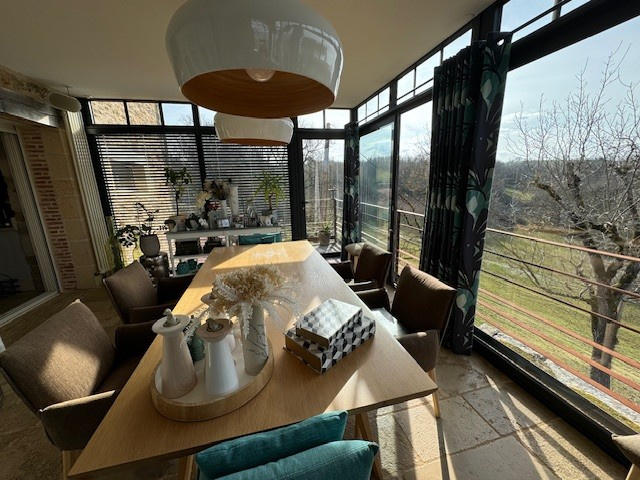 Maison - 900 m² - 16 pièces