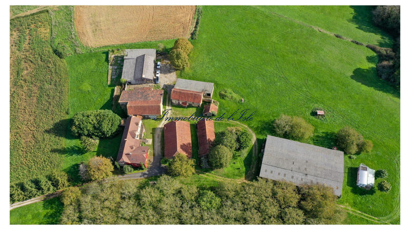 Maison - 236 m² - 9 pièces