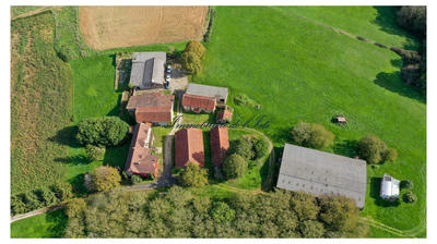 Maison - 236 m² - 9 pièces