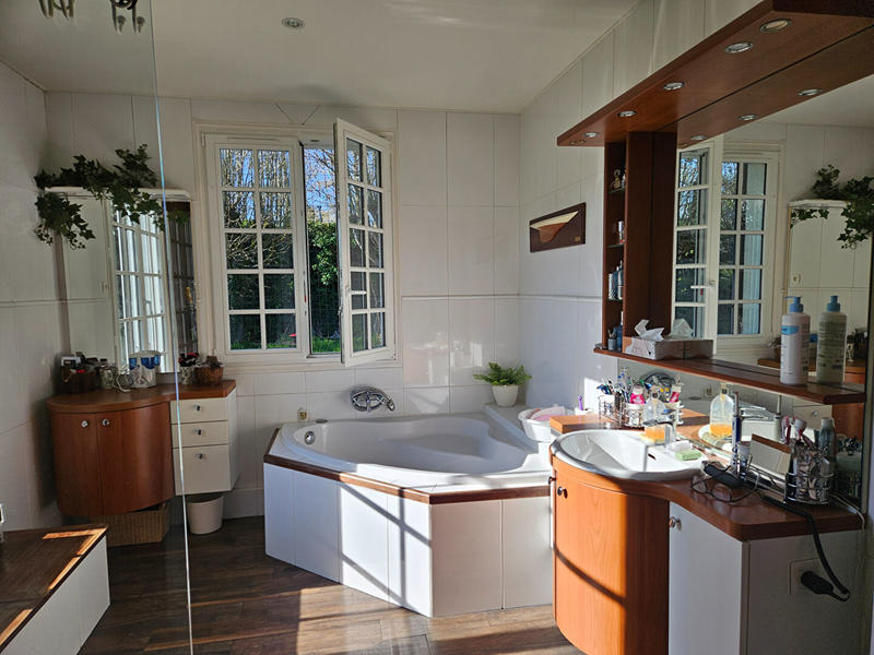 Maison - 200 m² - 7 pièces